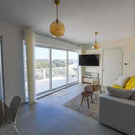 Daire Luxury Penthouse - Valley Views & Prime Location
